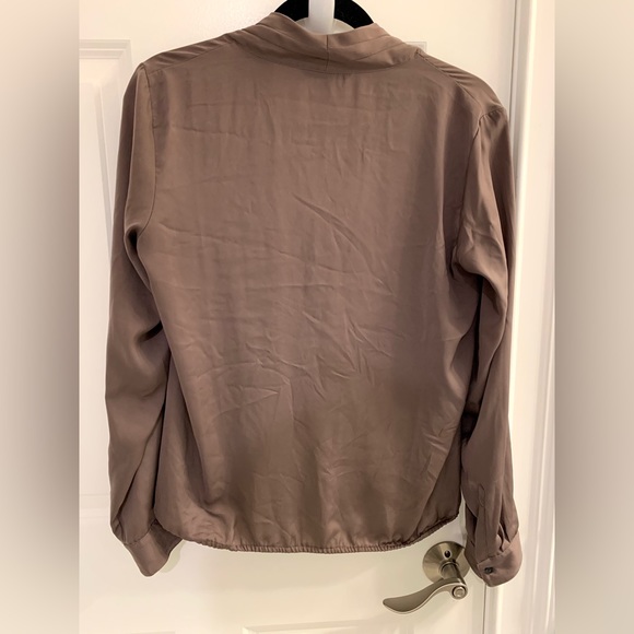 BANANA REPUBLIC • Dark Beige Blouse - Picture 4 of 9